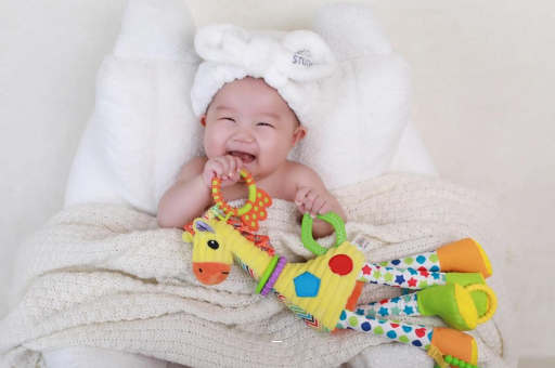 金坛三个月宝宝正确抱姿